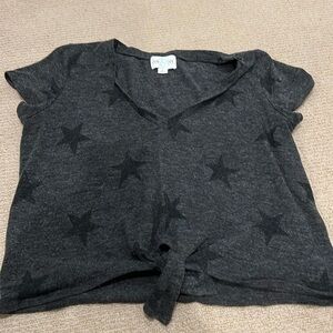 Jun Ivy black star top